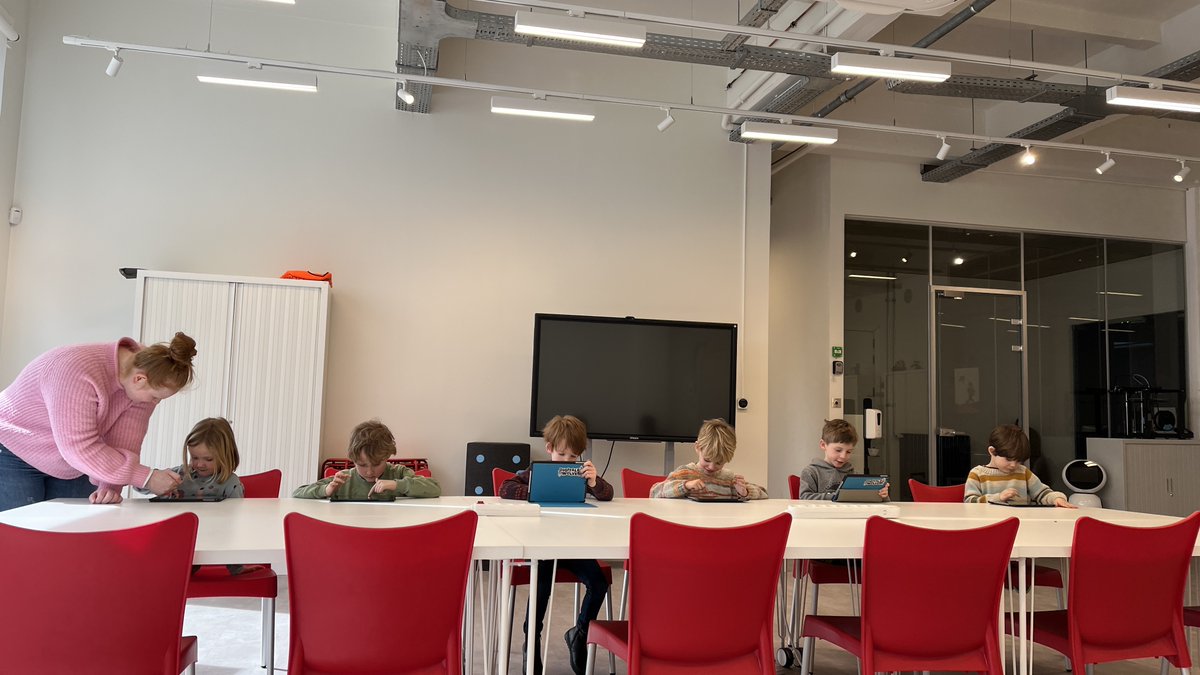 Digitale Wolven tweet media