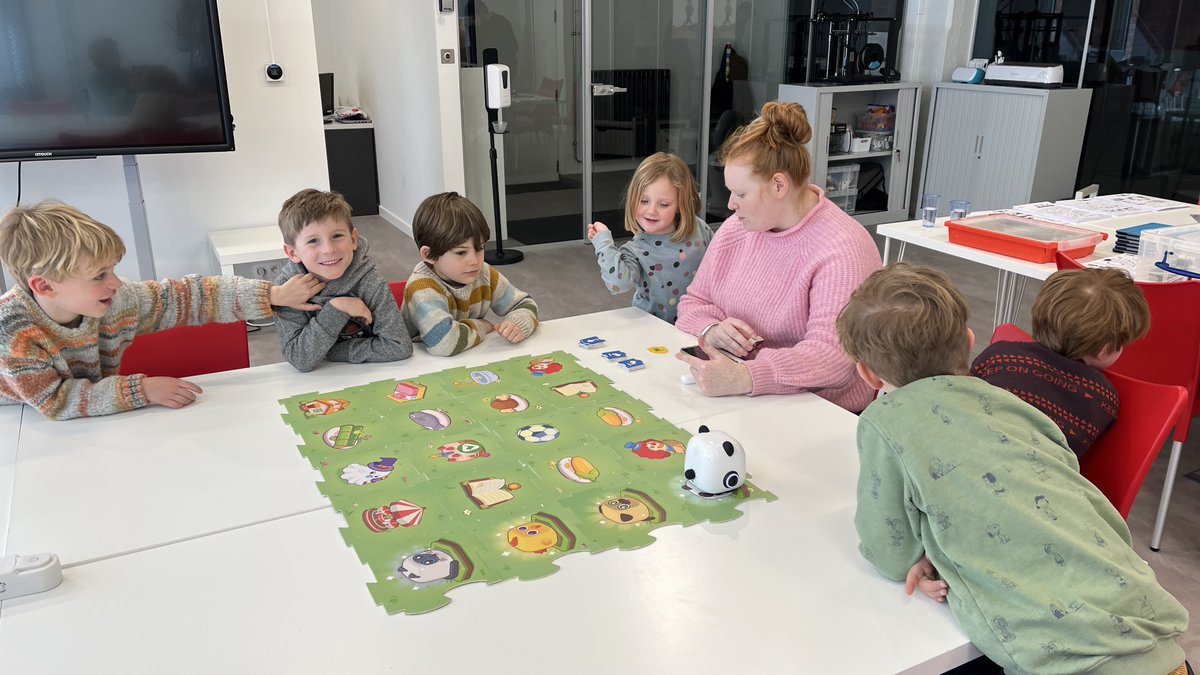 Digitale Wolven tweet media