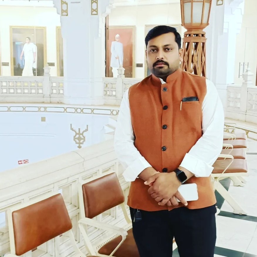 SmartFaujdar's tweet photo. #NewProfilePic https://t.co/0uxUQPrpGq