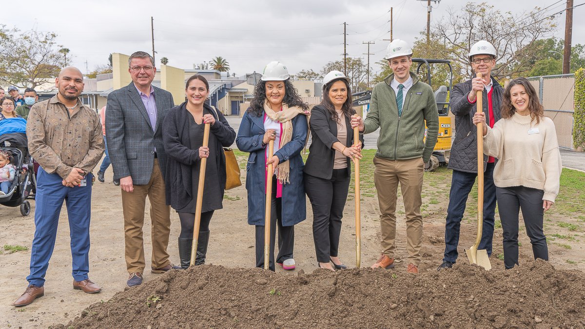 G_InTheCity's tweet image. The week we broke ground on our newest #GreenSchoolyard in the Pico Union neighborhood of Los Angeles. We will remove asphalt, plant trees and bring nature to campus while improving educational, public health and environmental outcomes! 1 🧵 3