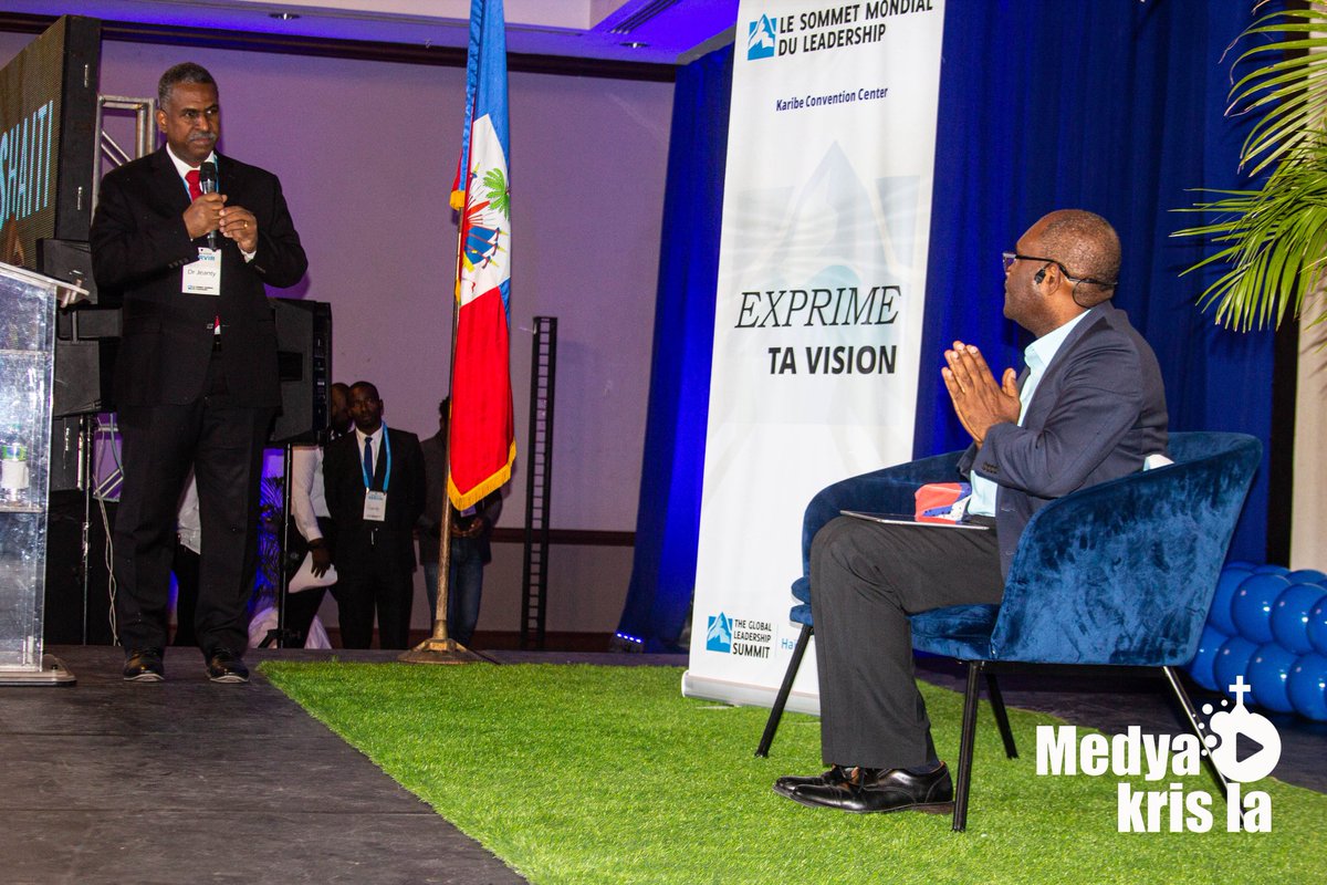medyakrisla's tweet photo. Cette année encore, comme à l’accoutumée, s’est tenue au Karibe Hotel la 16ème édition du *Sommet Mondial du Leadership* autour du thème « exprime ta vision ».  Cet événement s’est déroulé sur deux jours : le vendredi 10 et le samedi 11 mars 2023.
📷:@MackchenderB 
#medyakrisla https://t.co/BfKT1VOpVX