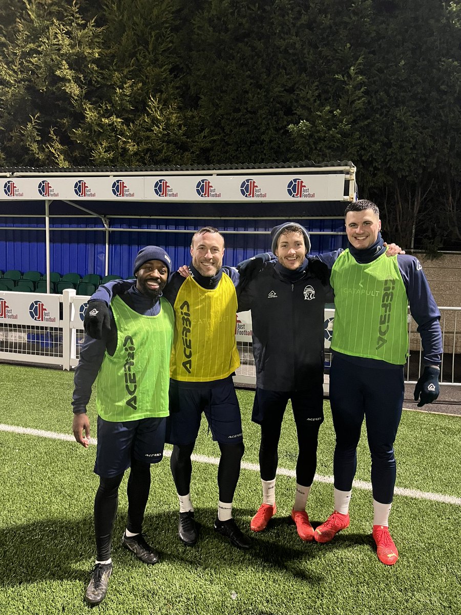 JustFootballSM's tweet photo. First team training last night. The winners of the fastest reactions competition 💨 ⚡️ https://t.co/42muXv5Il4