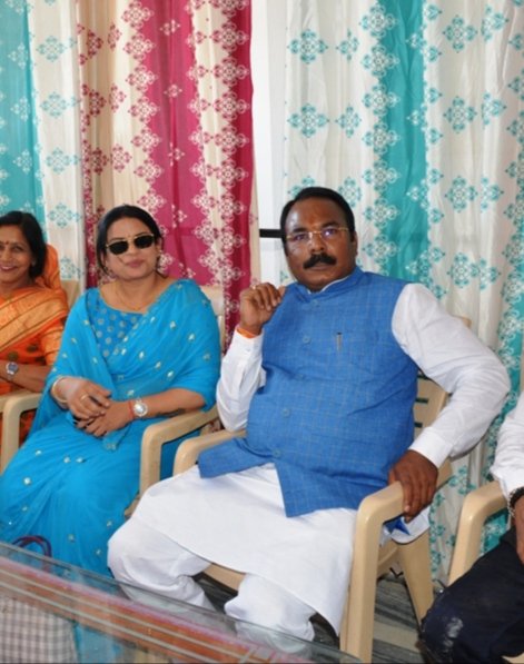 Ranjana17563735's tweet photo. भारतीय जनता पार्टी रीवा के यशस्वी जिलाध्यक्ष बड़े भाई आदरणीय Dr Ajay Singh - ज़िलाध्यक्ष भाजपा रीवा जी को जन्मदिवस की हार्दिक बधाई एवं शुभकामनाएं....💐💐💐💐
#bjprewa
#drajaysingh #BJP4MP https://t.co/wA1RVa4eLR