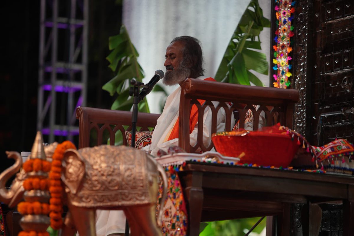 Gurudev Sri Sri Ravi Shankar tweet media