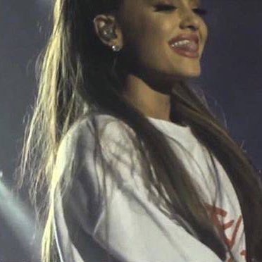 ♥︎ (@ariloveplace) on Twitter photo 