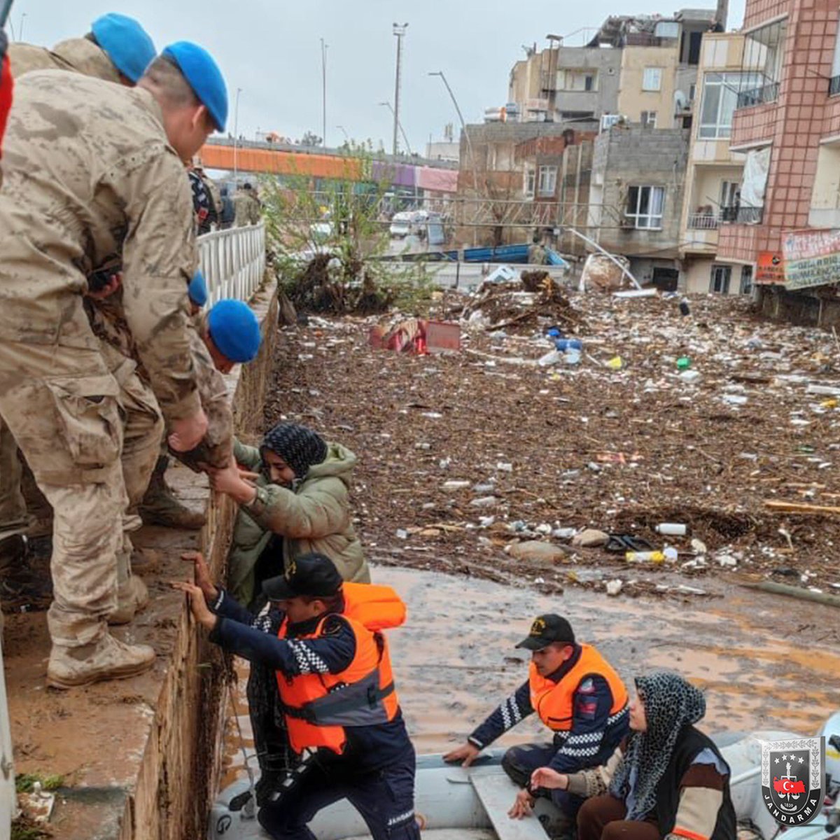 jandarma's tweet photo. 🇹🇷 https://t.co/IWiFepa20H