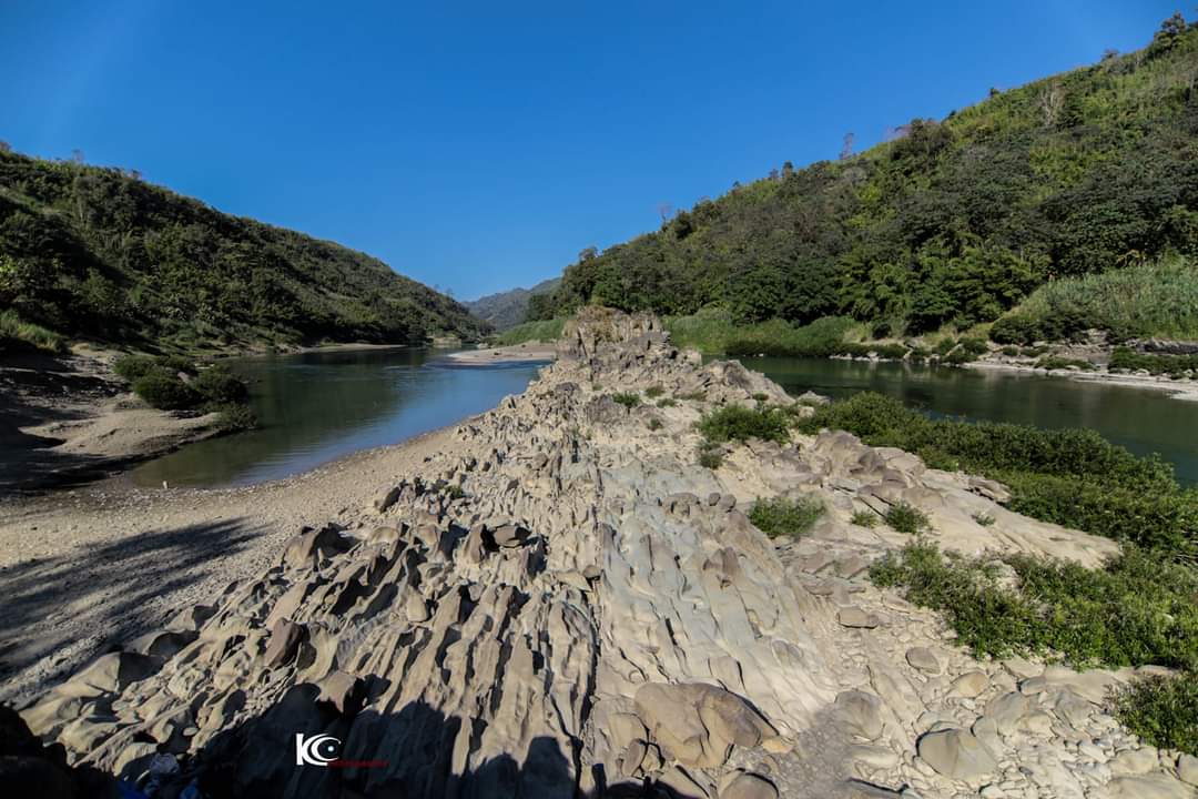 mizoraminsta's tweet photo. Azino/Azeno
Location: Between Kaki &amp; Longmasu villages, Siaha district, Mizoram, India.
Pic credit 📷 @kcpeka
#azino #azeno #rockstructures #rock #touristplace #tourist #explore #discover #riverrock #river #nature #water #mizoram #mizoraminsta #northeastIndia #geomarvel #marvel https://t.co/VRPFxW36Lb