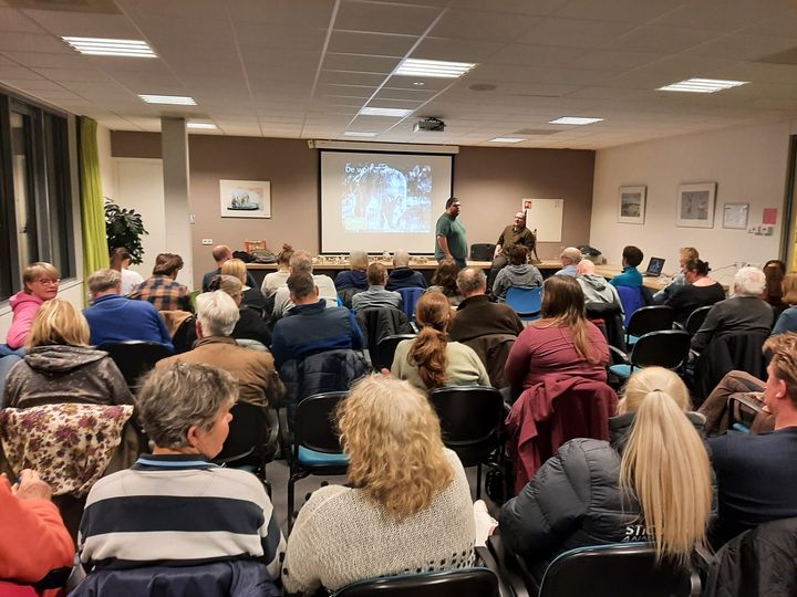Geslaagde lezing WWN - Werkgroep Wolf Nederland in Borger. -> facebook.com/10220950886496…