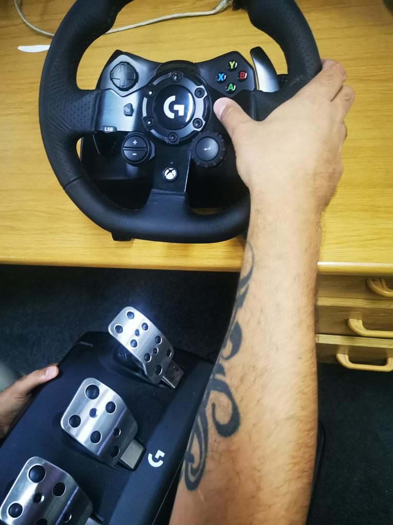 cherylkahla's tweet image. We have a new toy at @TheCitizen_News! 🎮

@kruger_lyle, @akshay__019, @shaunh15 and I will be taking the @LogitechG #Trueforce racing wheel for a spin 🏎️ this week.

More to follow on #TheCitizenTechCheck

#gamingnews #LogitechG923 #RacingWheel #LogitechG