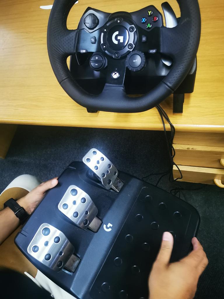 cherylkahla's tweet image. We have a new toy at @TheCitizen_News! 🎮

@kruger_lyle, @akshay__019, @shaunh15 and I will be taking the @LogitechG #Trueforce racing wheel for a spin 🏎️ this week.

More to follow on #TheCitizenTechCheck

#gamingnews #LogitechG923 #RacingWheel #LogitechG