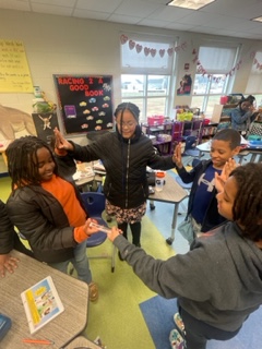 HillpointHusky's tweet photo. Mrs. Woodall's class science stations #scientific #Research #scientist #areyousmarterthana5thgrader #STEM #sciencestations #HPLeardersofthePack
#BuidlingtheBestSPS https://t.co/4anKUBNLfF