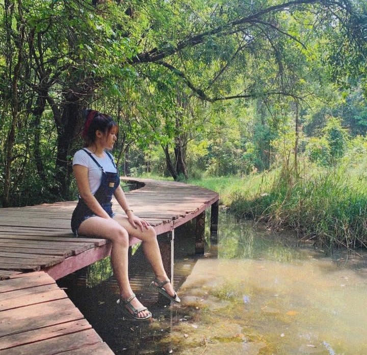 မေရဲ့postအောက်မှာလာမန့်တဲ့သူတွေကိုပြောထားမယ်တစ်နေ့မေနဲ့အတူရှိပေးနိုင်မလားချစ်တယ်.........အားလုံးကို😘😘😘