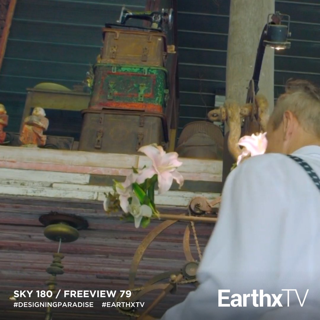 EarthXMedia's tweet photo. Join Bill on a journey to The Slate, a Tin Mine-themed beach resort in Thailand he created. From torchlit rides across the lake to fine dining, you won't want to miss it! 🍴🚣‍♂️

Tune into #DesigningParadise tomorrow at 10pm (gmt) on #EarthxTV🇬🇧🇮🇪 @SkyUK (180) and @FreeviewTV (79). https://t.co/48mBniNAsF