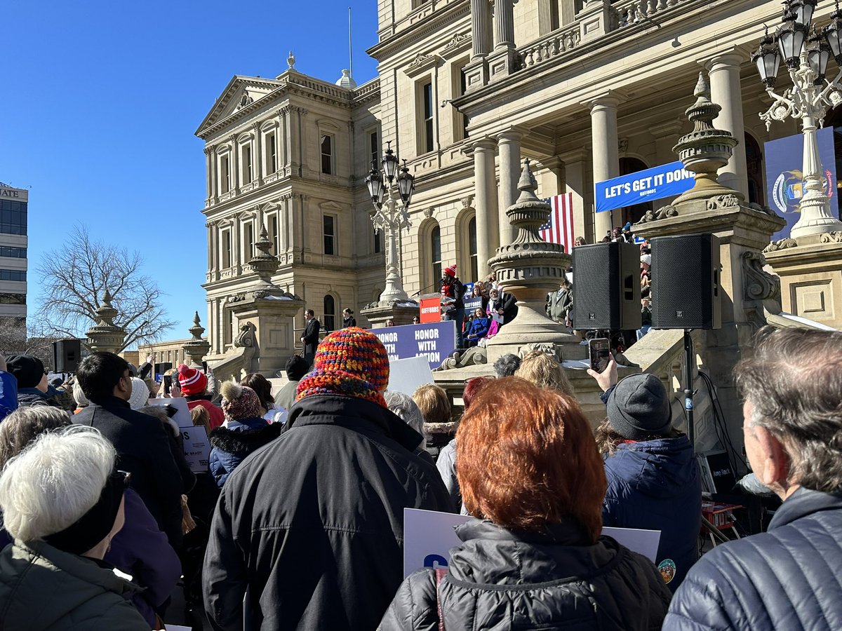 JasonMorganMI's tweet image. Congresswoman @GabbyGiffords and @GiffordsCourage join us in Michigan as we advance common sense legislation to reduce gun violence! #GunSenseNow