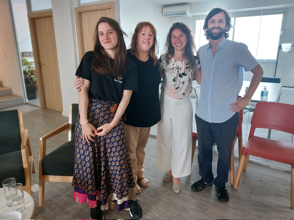 uruGrachi's tweet photo. Con @_tovir  y @luciacrvll representando el equipo de Pensamiento computacional en el workshop de Scratch y Scartch Jr liderado por Marina Umaschi Bers y Francisco Cervantes, en Buenos Aires. Aprendiendo, intercambiando, disfrutando... https://t.co/jmWnaCxWfq