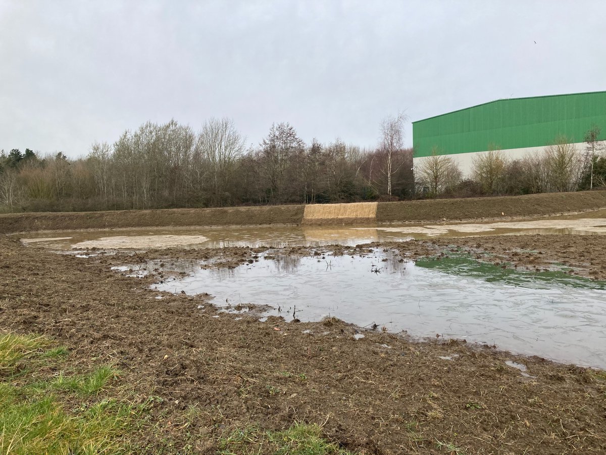 EnvAgencyYNE's tweet photo. Fantastic day at Grassmoor Country Park today celebrating the completion of our natural flood management project with partners.

Find out how the project slows the flow of water and reduces flood risk in Chesterfield: https://t.co/2O1d5dgF9n

#NFM #Chesterfield #flood #Grassmoor https://t.co/y31FLUO4IQ