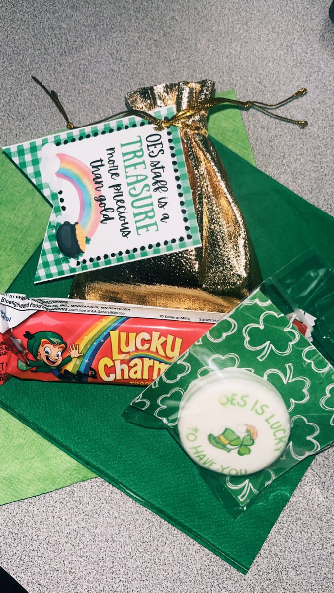 CalvertFamily's tweet photo. We are so LUCKY and humbled to have parents and community members who love us so well. 

This was the sweetest, most generous thing this morning. 

Thank you for always going above and beyond to make us feel special. It is much appreciated!🍀 ✨❤️ @Oesjackets @ocsjackets https://t.co/6kbOs93iMF