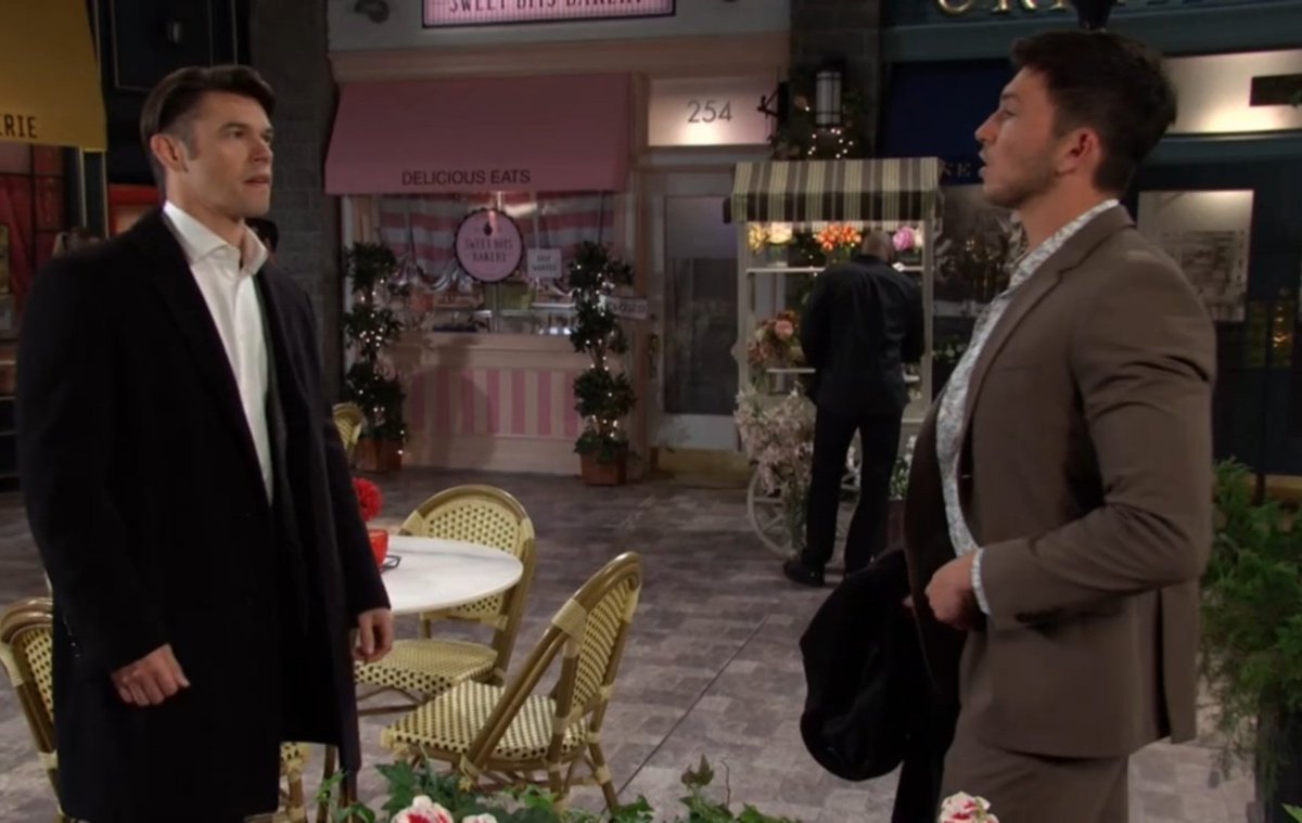 brianne1017's tweet photo. Alexandros vs. Alexander: 
Xander &amp; Alex are definitely measuring *something* in these scenes...
Alex says Maggie hates Xander &amp; he doesn't correct him. Hmm...🤔
#Days #Xwen #Xalex #AlexCeption 
@PaulTelfer @MrRobertScott https://t.co/oaUFi6UHDz