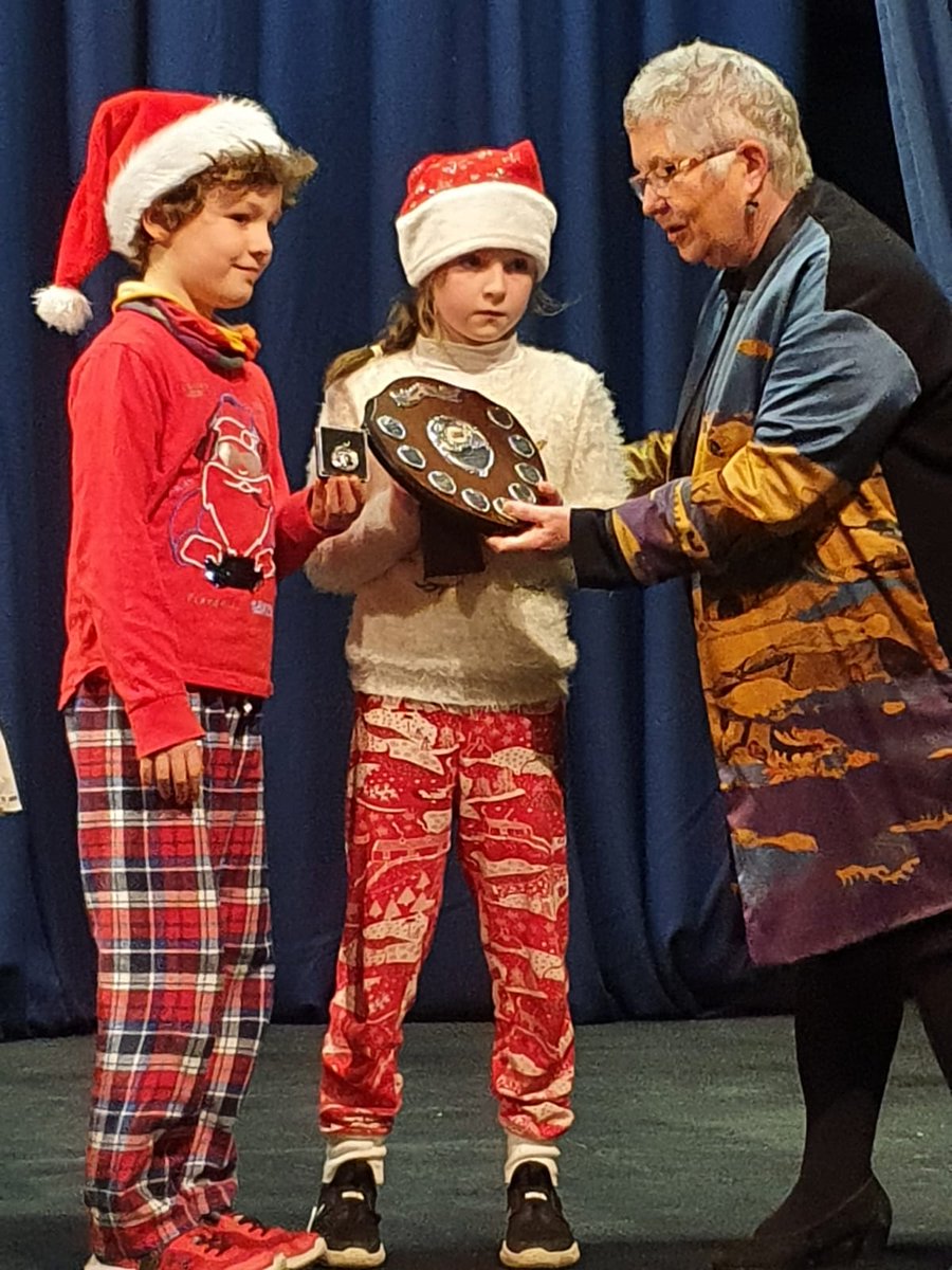 Gaelscoil Dhroichead na Banndan tweet media