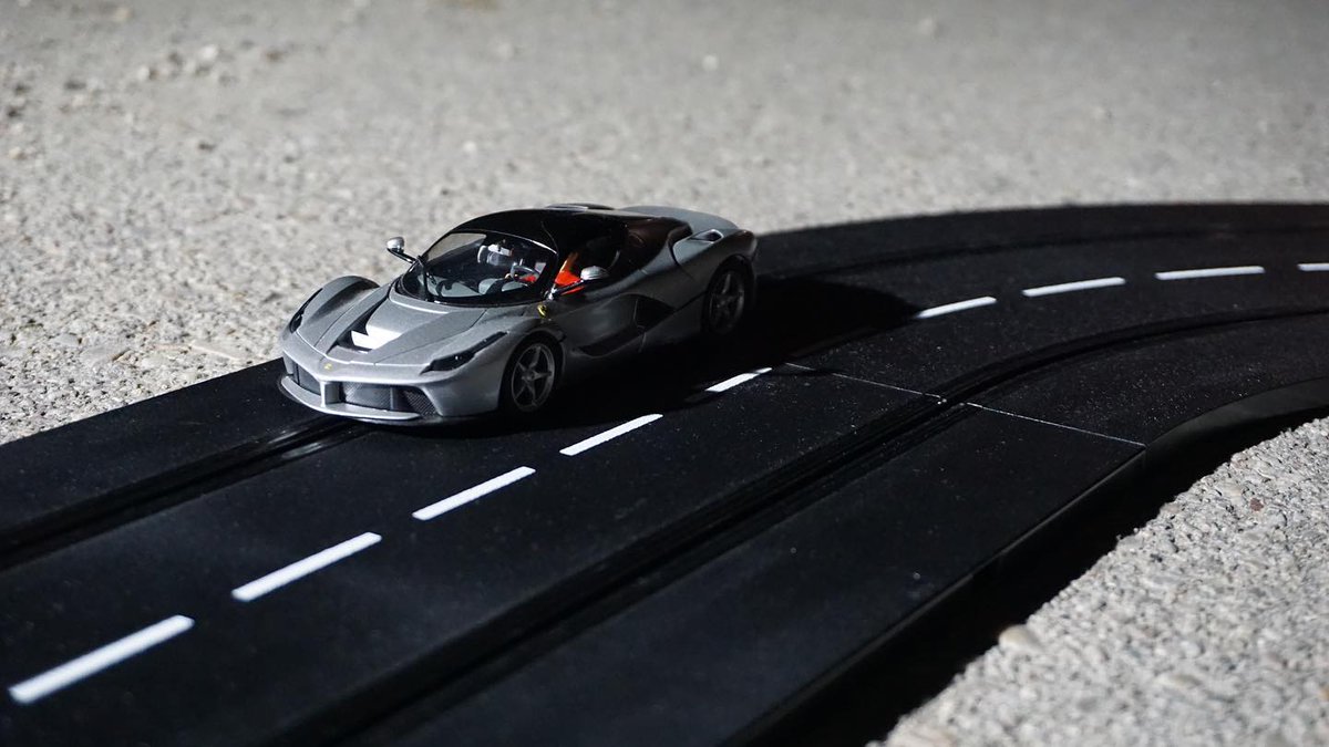 oesselser's tweet photo. Das stärkste Pferd. 🐎 
Der La @ferrari ist der stärkste Ferrari aller Zeiten 😱
#OesselserChampionship #Carrera #Digital132 #CarreraMoments #Slotcar #Slotracing #Motorsport #Racing #Modelauto #Ferrari https://t.co/uilSWHGxSo