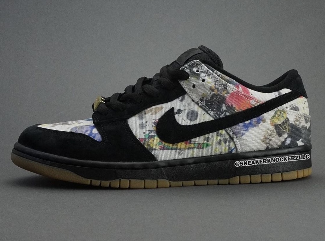 I ordered a pair of Nike SB Dunk Low Supreme Stars Hyper Royal (2021) size  8.5 from StockX on June 2nd, 2022. Inside the shoe box was a  worn/used/smelly Kobe Protro 6