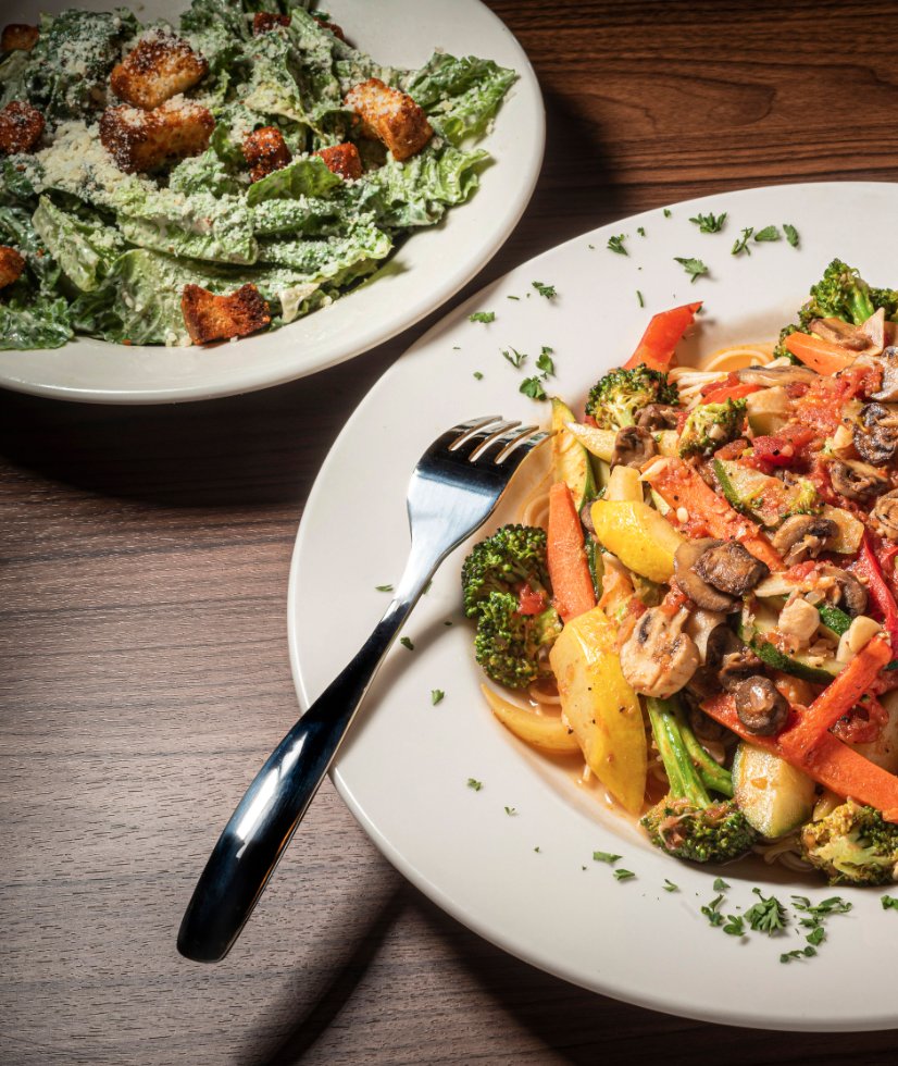 GiovannisItaly_'s tweet photo. Pasta and salad... ELITE! 

ORDER NOW! 

#orlandoeats #orlandofood #oviedo #orlandopizza #pasta #foodporn #giovannisitalian #floridafoodies #centralflorida #orlandofl #eatlocal #localrestaurant #familyowned #italianfood #italian #chickenparm #foodporn https://t.co/DWmLbCgdcm