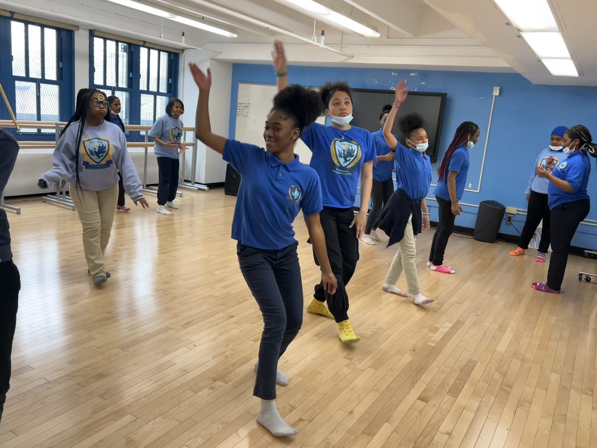 From dominos to dance, lunch clubs are in full effect! Work hard, play hard💃🏾 #354strong <a href="/CSD17NYC/">District 17</a> <a href="/SheneanL/">Shenean Lindsay</a> <a href="/Philton73287848/">Philton</a>