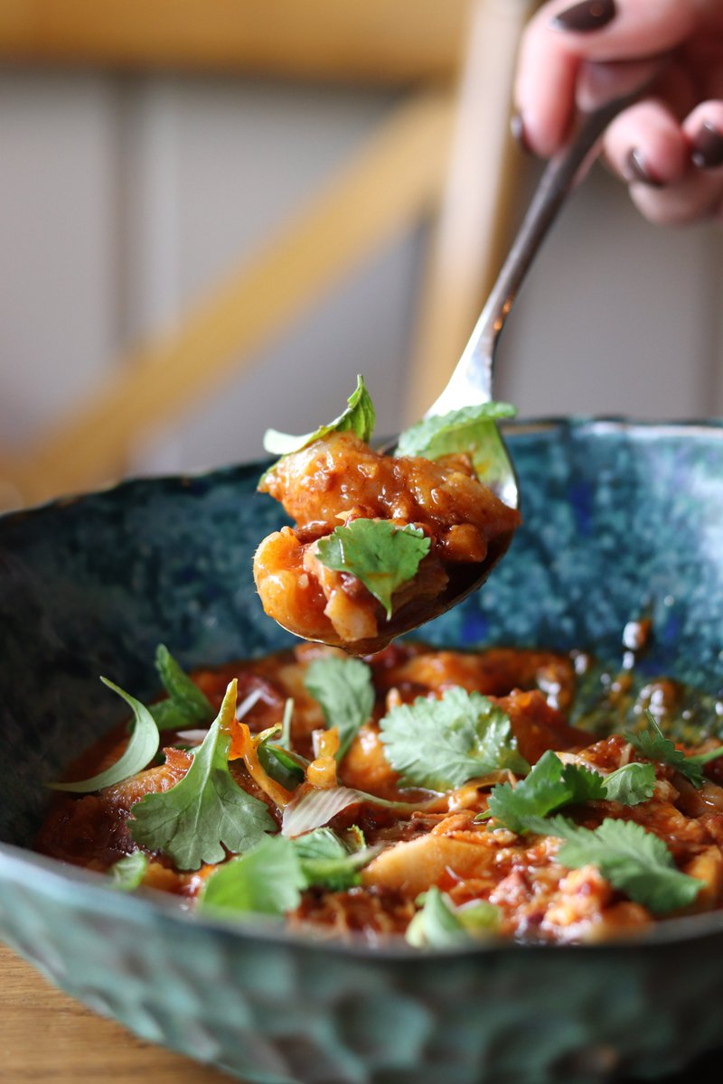 Callos con curry rojo. ¡Tienes que probar este plato!

Haz tu reserva a través de nuestra web (link en bio) o llamando a 91 555 93 33

📍 Paseo de la Castellana, 115

#beLatasia #LatasiaRules #casadecomidas #finolatasino #foodie #food #madrid #restaurantesmadrid #producto
