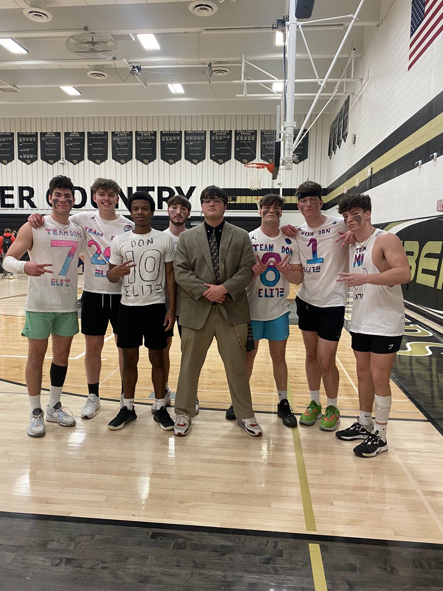 fhsmarchmadness's tweet photo. Team Don Elite takes down the not so zesty, Zesty Zappers😞 
MVP- Alex Mierow with bean-top dunk  to end the game… LETS GO!!!🔥🔥 https://t.co/a7GYwX4we4