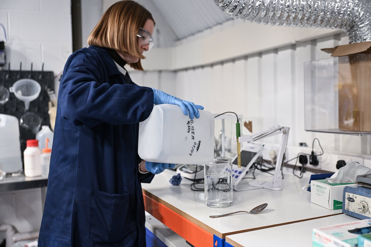 PiqueAction's tweet photo. .@MissionZeroTech captures carbon the same way biology does.

Using an electrochemical regeneration process to efficiently separate CO2 from a solvent, their Direct Air Capture (DAC) tech drastically reduces the energy cost of atmospheric carbon capture and regeneration. https://t.co/lZdcZGbMQG