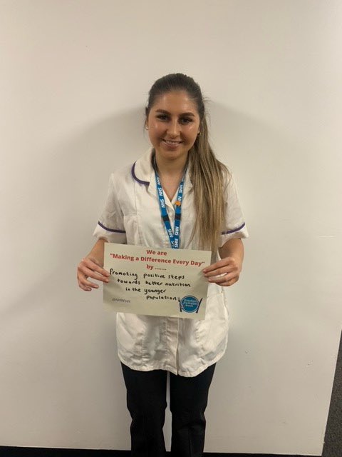 SBUHBDietetics's tweet photo. This is @BriaRees with her pledge for @NHWeek Promoting positive steps towards better nutrition in the younger population 
Dyma @BriaRees gyda'i haddewid ar gyfer @NHWeek Hyrwyddo camau cadarnhaol tuag at well maeth yn y boblogaeth ifanc #NHW2023 #nutritionandhydrationweek2023 https://t.co/i7hGI1yWdW
