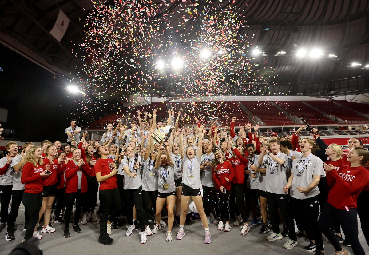 After an indoor sweep, the Coyote men and women have been selected as The Summit League preseason favorites headed outdoors! 🙌

📰: Yote.us/3YTFiTQ

#GoYotes x #WeAreSouthDakota  🐾