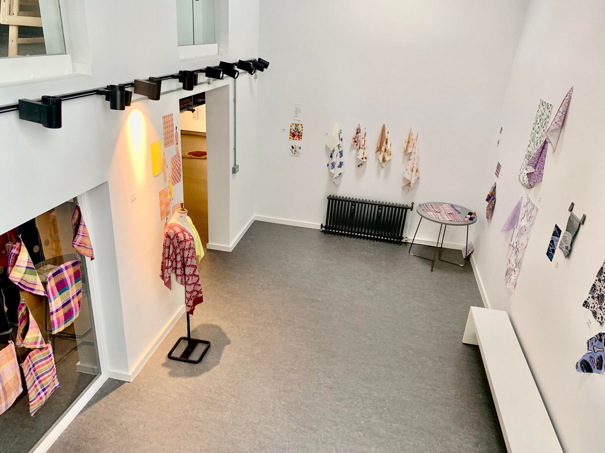 Great to see work by <a href="/FashTextilesHud/">Fashion & Textiles at Huddersfield</a> <a href="/AHHuddersfield/">A&H Uni Huddersfield</a> students at the Bath House Gallery! 

Several students used our Gleneden post-war design archive as inspiration. We love how our collections get used in so many different ways!

heritagequay.org/archives/GLN/
glenedenarchive.co.uk