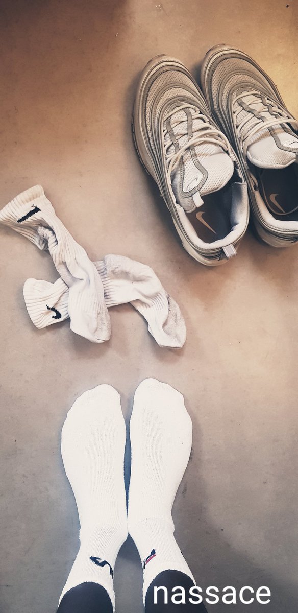 ErotyFeet's tweet photo. Smell my dirty white socks &amp; sneakers (:
#socks #dirtysocks #whitesocks #Sneakers #feet #feetfethish #Shoes #smellysoles #feet #dirtyfeet https://t.co/jHu7zgPWt4