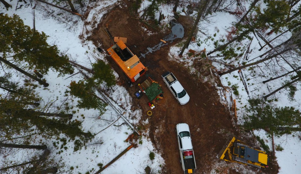 ResourceWorld's tweet photo. Carlyle Commodities drills 0.51 g/t gold over 689 metres at Newton, British Columbia - https://t.co/li3METUnlF #ResourceWorld #resourceinvesting #miningnews #mining @carlyle_ccc https://t.co/cciY1FE9X4