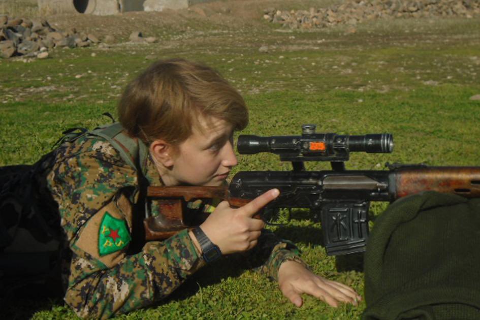sheffaction's tweet photo. This is Anna Campbell, 5 years ago she was killed in Rojava defending the women’s revolution with the @YPJ_volunteers

As a student at Uni of Sheffield Anna also occupied the Richard Roberts lecture theatre, we will not let her name be forgotten

Anna Campbell is Immortal https://t.co/Tq7NbkBF7e