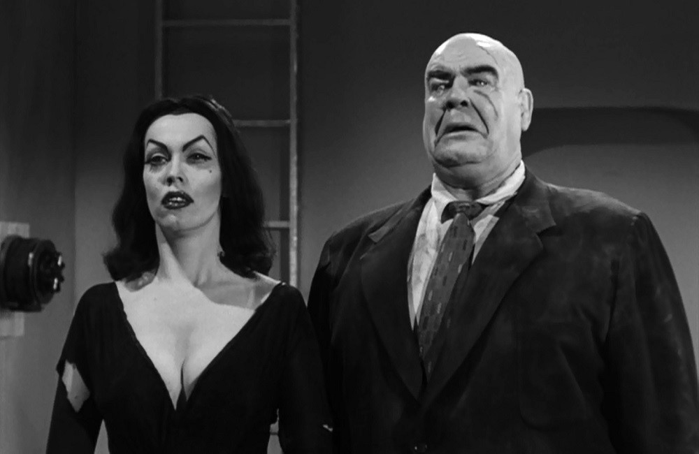 ROD_Podcast's tweet photo. Horrors Released This Day!
Plan 9 From Outer Space - 1957
#evil #horror #releasedate #evilqueensf #reflectionsofdarkness #thisday #horrorhistory #gay #goth #podcast #horrorfan #movie #horrorpodcast #50shorror #50s #vampira #belalugosi #edwoodjr #scifi #plan9fromouterspace https://t.co/49vmUOdBsv