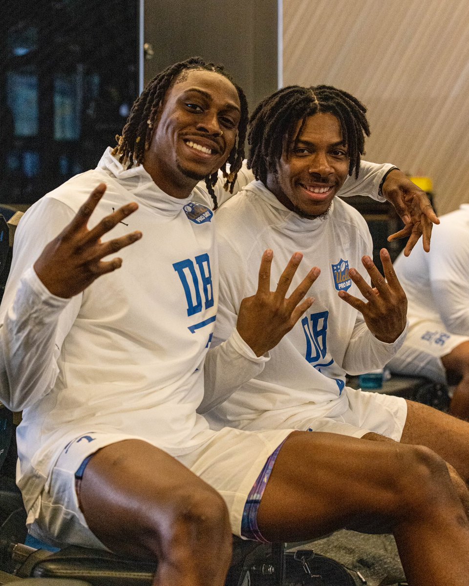 UCLAFootball's tweet photo. Time to show out! #UCLAProDay https://t.co/AedzuLFV0f