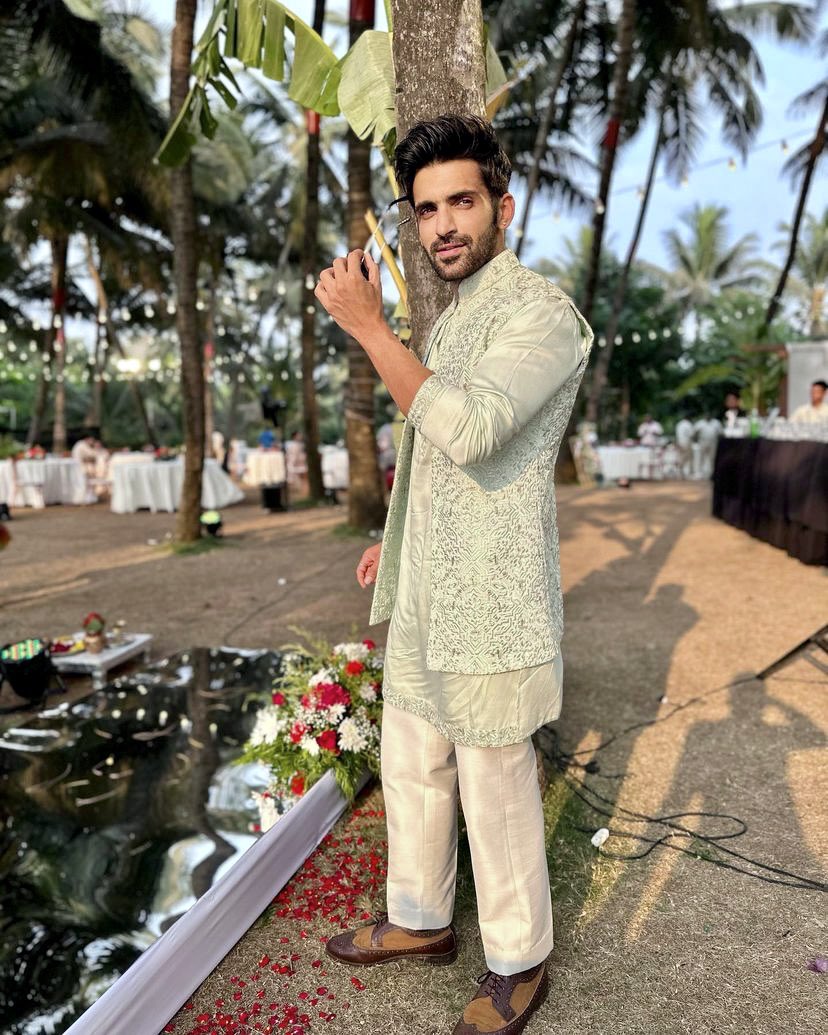 arjitanejaworld's tweet photo. Stylish and classy AJ πβ¨π€©
ππΈ : @arjitaneja Hello YOU! π«³ (creepy voice)
#ArjitTaneja #Arjit #Actor #ActorsLife #GoaDiaries #KrishRag #GoodVibes #IndianWedding #MensWear #MensStyle #Photography #Celebrity #IndianWear #Goa https://t.co/ZnlE7GqpWH