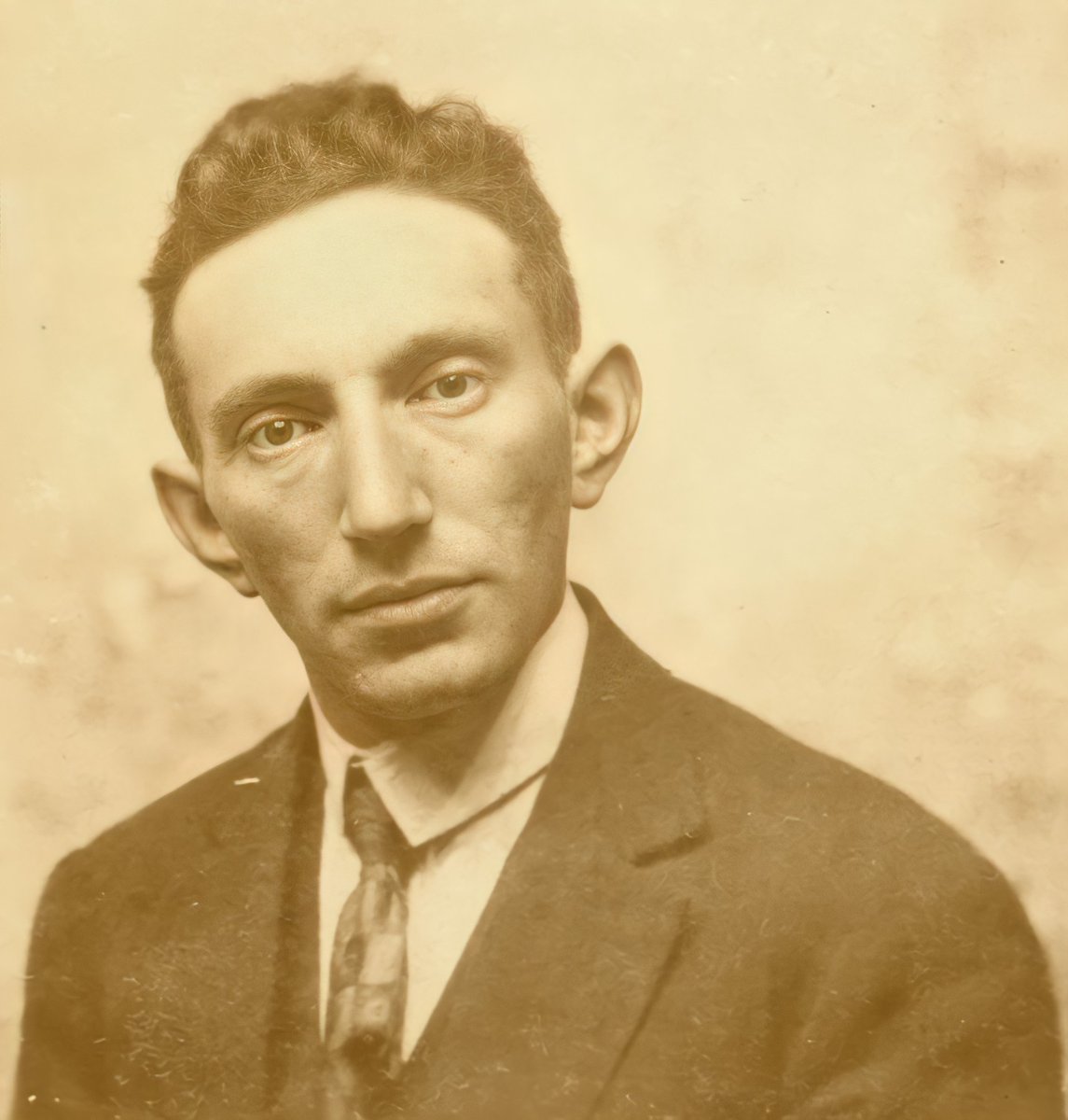shannara77's tweet photo. @AuschwitzMuseum Rafał or Rafael, a merchant/tailor, was married to Mania nee Yakubovitz who was a shop owner, born 02-04-1904.

They had 2 children. At least 1 of them survived. Daughter Astrid did the testimonies on Yad Vashem.
They lived in Brussels. https://t.co/nGRr41rvWg