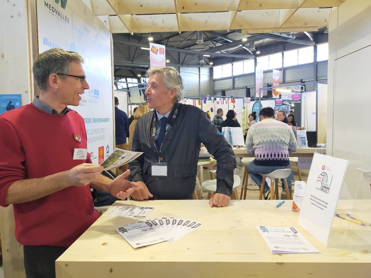 MasterBoisUM's tweet photo. Pendant deux jours, le master Sciences du bois est au salon TAF (Travail Avenir Formation) sur le stand @Med_Vallee. Une opportunité d'action pour la formation et l'emploi auprès de la @Montpellier3m  avec la Région @Occitanie . https://t.co/vBSnonx3q1