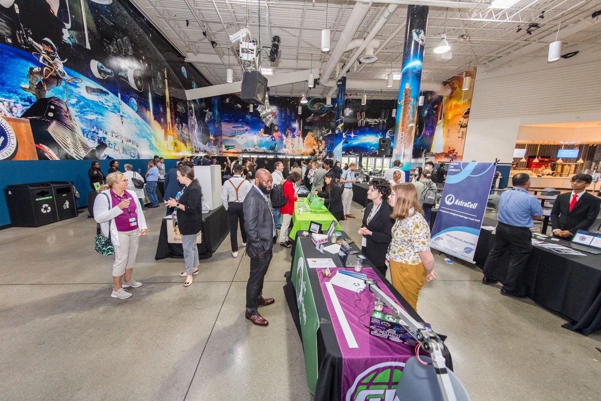 ConradChallenge's tweet image. T - 1 month till we get to see our Finalist #innovations in person at @SpaceCenterHou.🤩Are you ready? 👨‍🔬⚗️🔬🚀

#GetYourGenuisOn #DesignTheFuture #ConradSummit2023