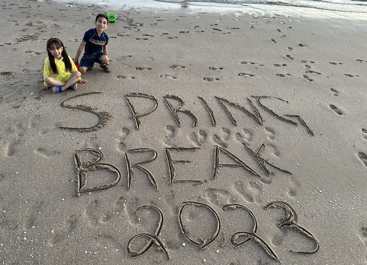 HuizarIdalhi's tweet photo. Vamos pa’ la playa 🌊 #SpringBreakMemories @EastwoodKnolls @RobRobledoEKIS https://t.co/zMMVahxfNU
