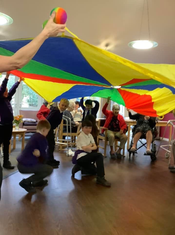 KimberleyCourtA's tweet photo. More pics from today Archie project from @TheBishops_ #archieproject #bishopschool #bishops #oldandyoung #residents #children #parachutefun #care @AnchorLaterLife https://t.co/0skiQwIuqt
