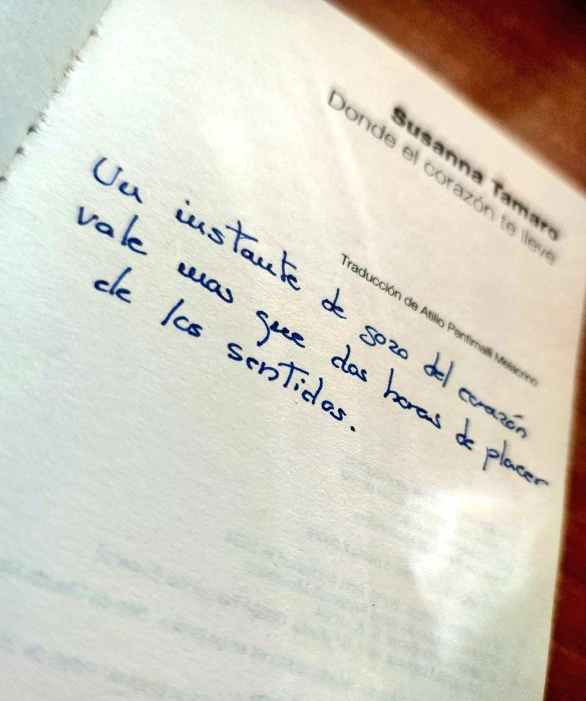 JuanA_Morales99's tweet photo. Una de las cosas que me gusta de comprar en librerías de segunda mano es encontrar mensajes así al abrir un libro https://t.co/A0Wr2Swhhh