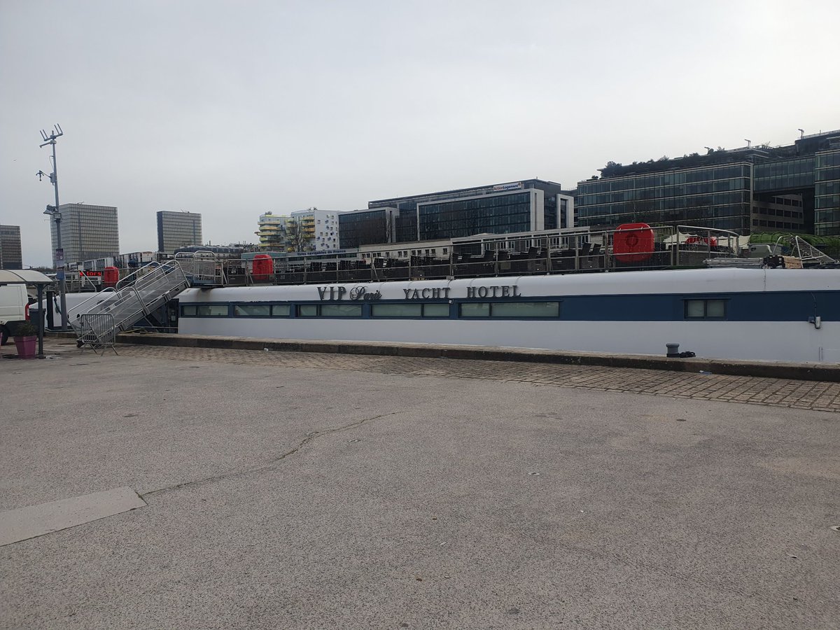 sitdifrance's tweet image. Problème de train pour rentrer sur #Besançon je tente une nuit sur une péniche à #paris si jamais vous êtes sur paris et souhaitez parler #FMEdata je repond présent et offre l&apos;apéro !