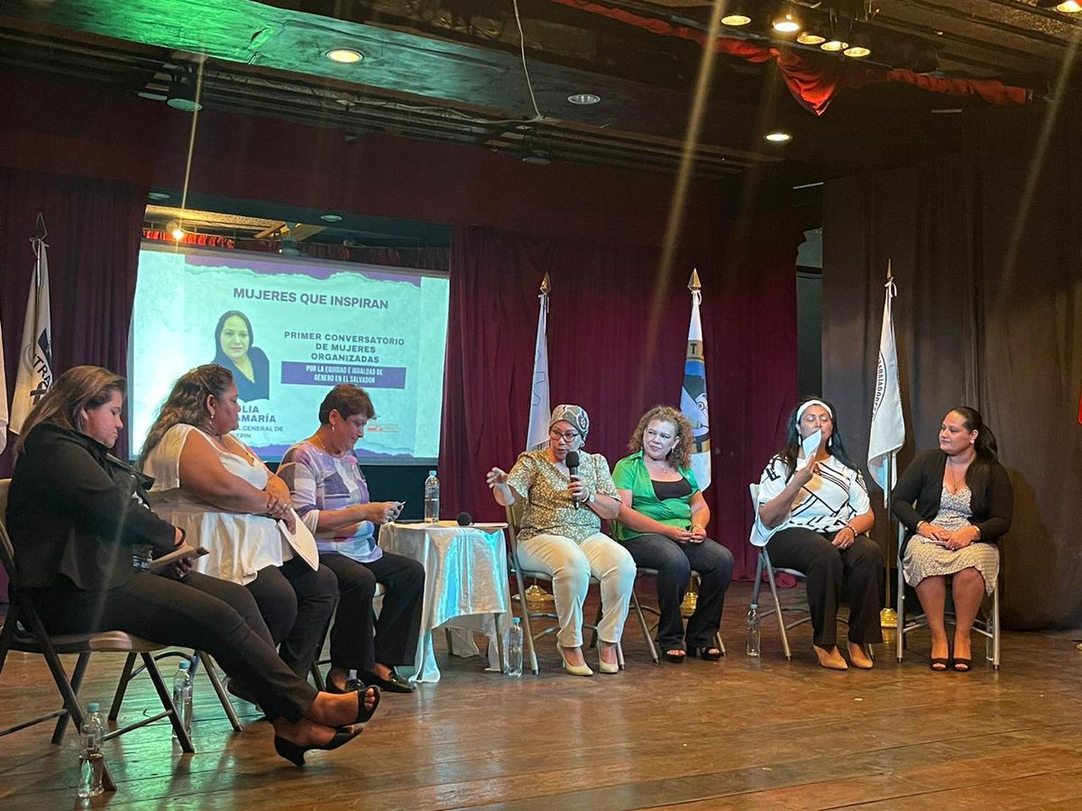 sindicalfuerza3's tweet photo. Excelente evento del Primer conversatorio de mujeres organizadas 
Invitadas especiales y grandes lideresas.
@UnidadSindical_ @ispelsalvador23 @STISSS_ https://t.co/I2LipZ6y4h