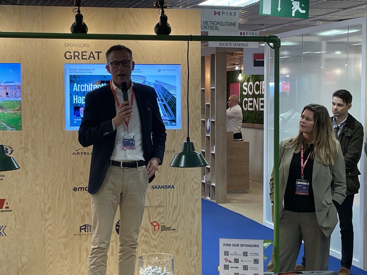 Lars Storr-Hansen (@larsstorr) on Twitter photo Fin debat på #MIPIM om hvad danske arkitektvirksomheder kan bruge 2023 til hvor København er verdens arkitekturhovedstad. Lad os starte en debat om hvordan vi får skabt de bedste rammer for at arkitekturen kan blomstre. Jeg er klar. Og alle er inviteret <a href="/DANSKEARK/">Danske Arkitektvirksomheder</a> Fin debat på #MIPIM om hvad danske arkitektvirksomheder kan bruge 2023 til hvor København er verdens arkitekturhovedstad. Lad os starte en debat om hvordan vi får skabt de bedste rammer for at arkitekturen kan blomstre. Jeg er klar. Og alle er inviteret <a href="/DANSKEARK/">Danske Arkitektvirksomheder</a>