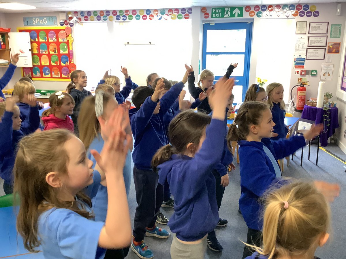 StAgnesY2's tweet photo. Liturgical prayer focussed on Sunday’s Gospel, the woman at the well. We shared the Gospel and discussed the ‘living water’ that Jesus offers us. The students enjoyed a praise song with actions that linked to our reading. #stagnesre https://t.co/P772ffubvB