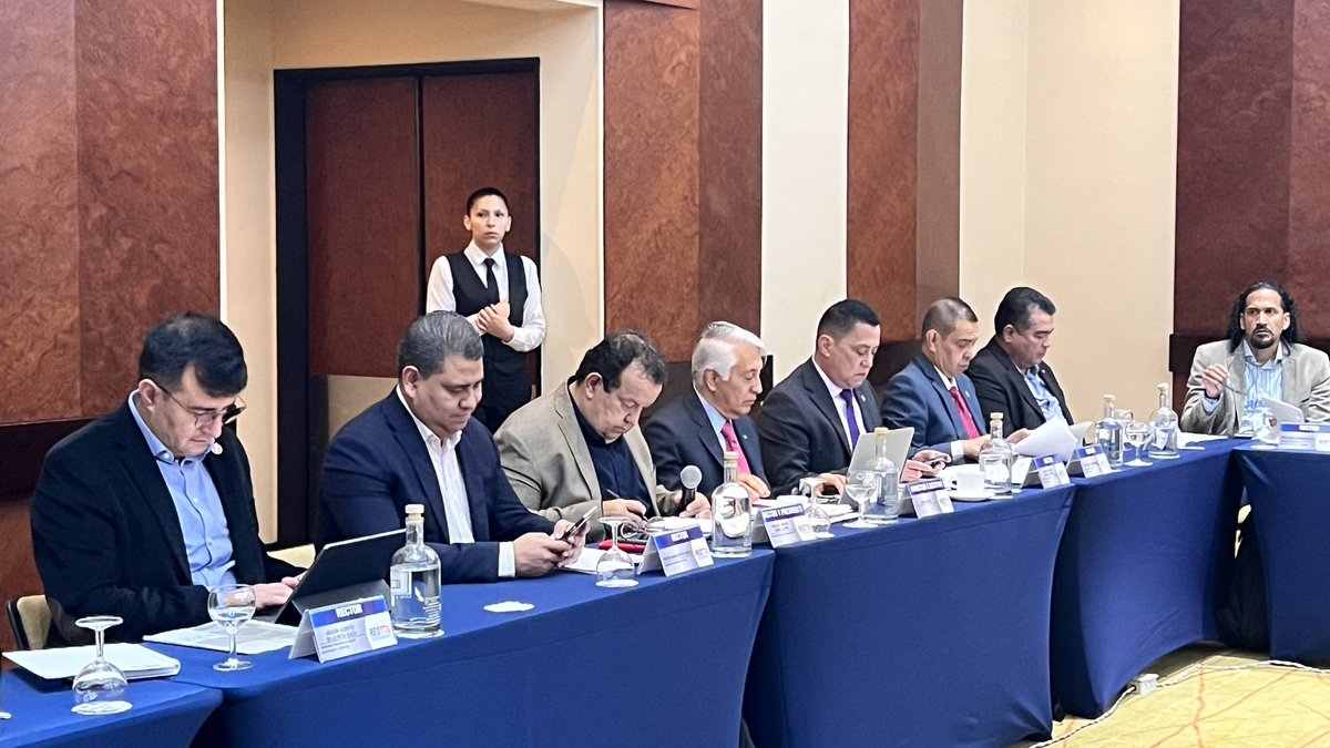 UNIPAZnoticias's tweet photo. #AgendaRector| A esta hora #RectorUNIPAZ participa en la Asamblea General Ordinaria de Rectores No. 24 de la @RedttuCol, se revisan los avances de la gestión durante el año 2022 por parte de la Dirección Administrativa y el Consejo Directivo de Rectores. #UNIPAZAvanza https://t.co/tVmjVPRG4G
